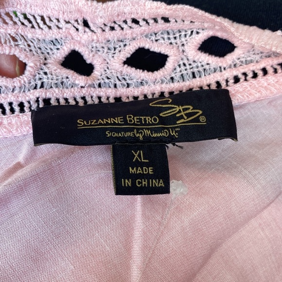 Beautiful feminine blouse - Picture 3 of 4